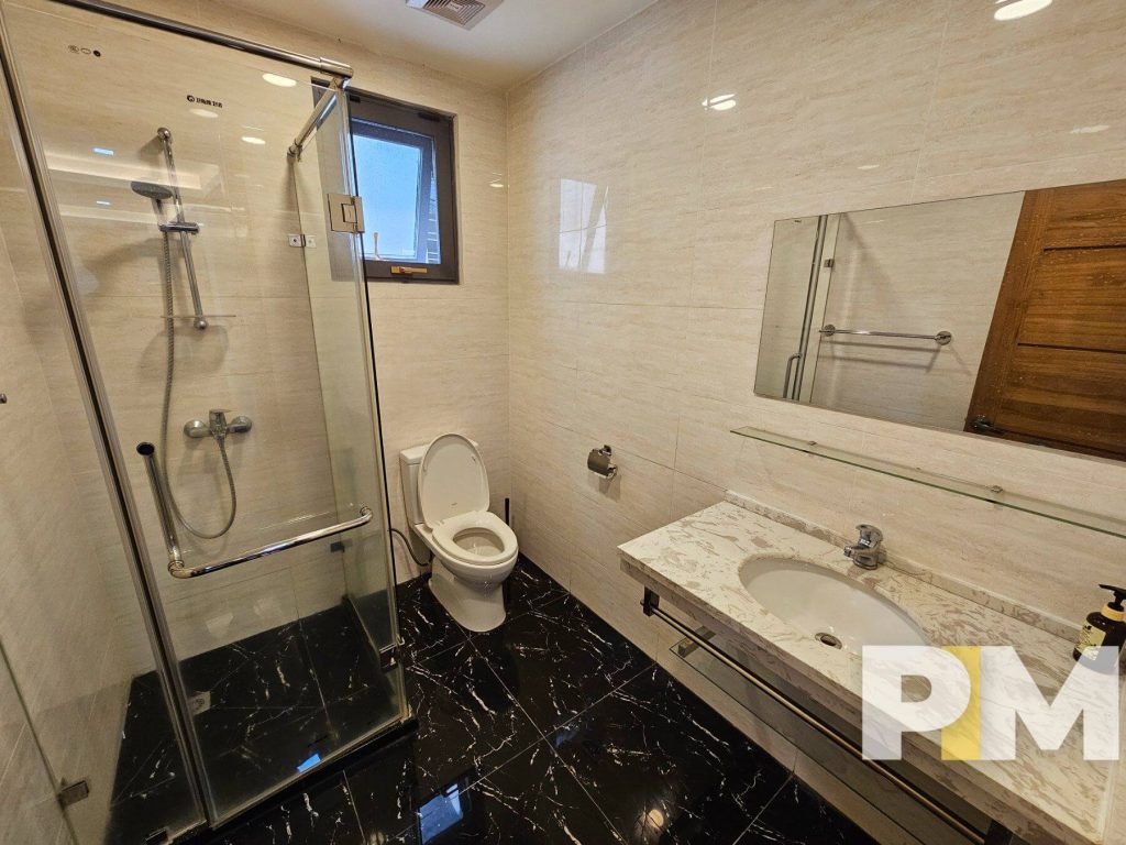 properties in yangon (Bathroom)