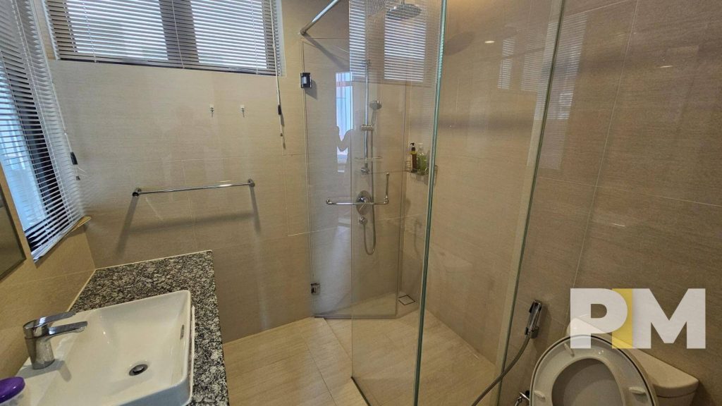 Property in Yangon (Bathroom)