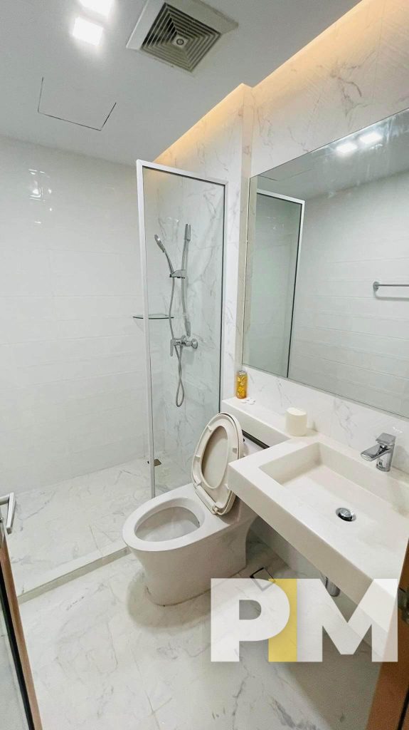 Yangon Real Estate (Bathroom)