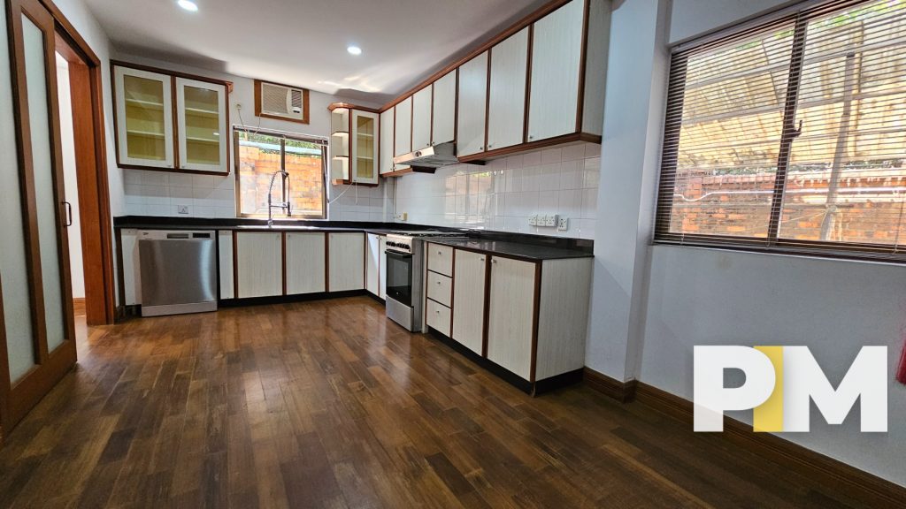 Myanmar Real Estate (Kitchen)