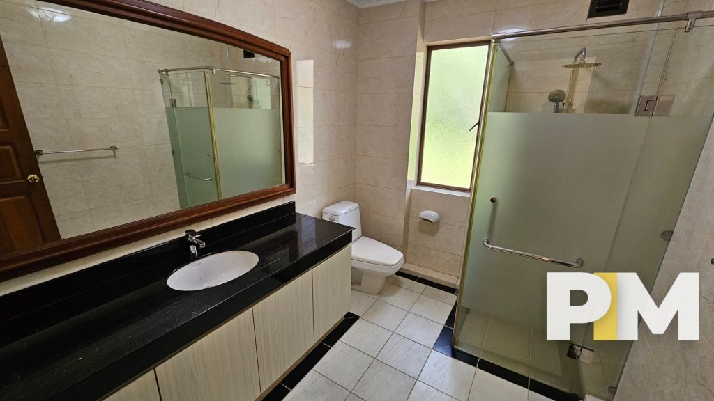 Property in Myanmar (Bathroom)