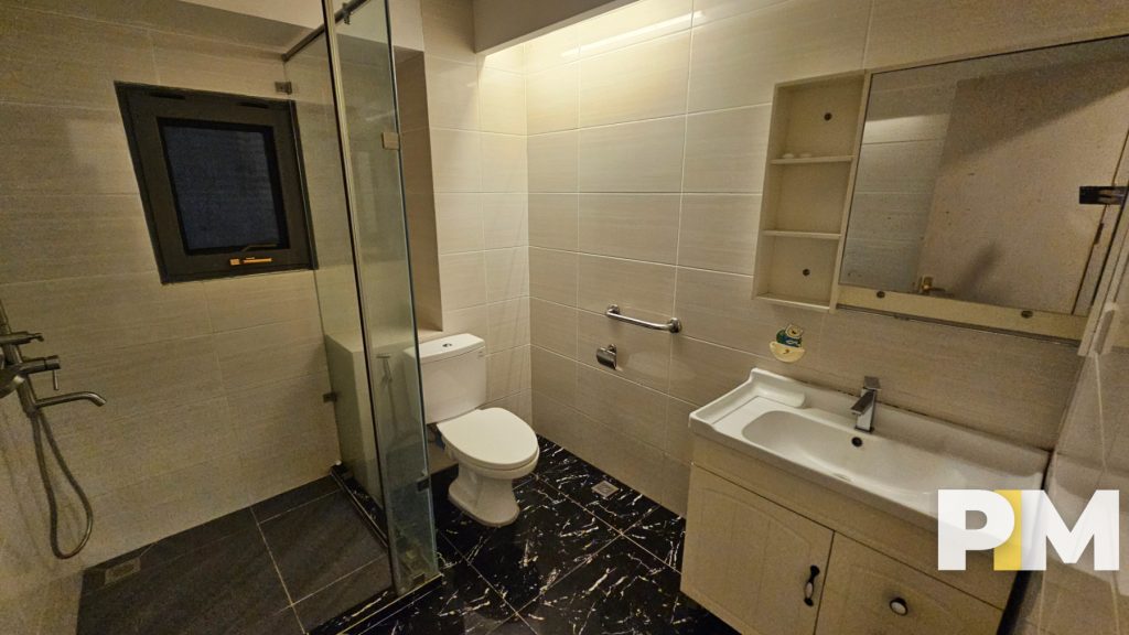 Condo for rent in Diamond Hill Bahan Township Bathroom