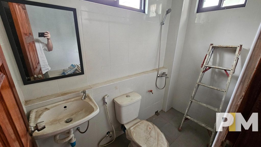 Real Estate in Myanmar, Bathroom